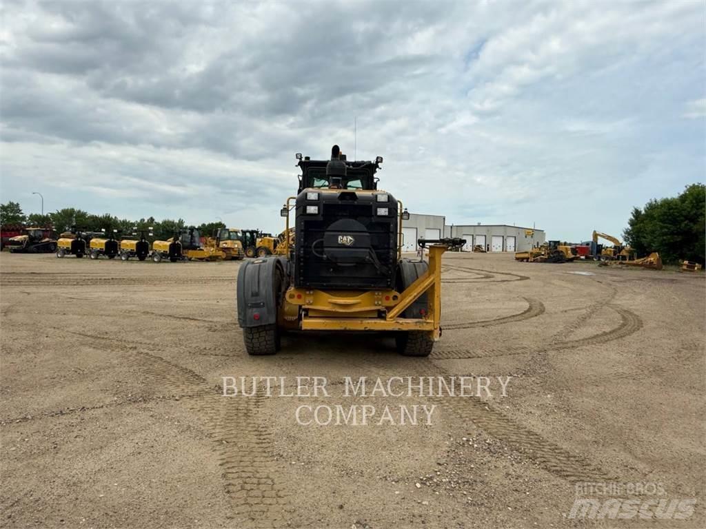 CAT 150 AWD Gredere