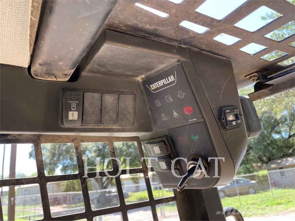 CAT 216 Mini incarcator