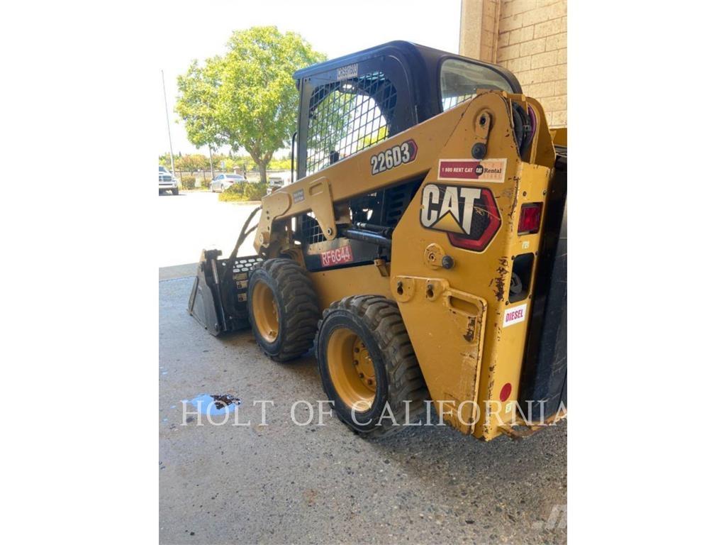 CAT 226 HF Mini incarcator