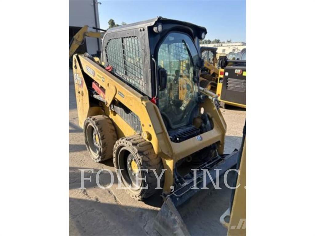 CAT 226D3 Mini incarcator
