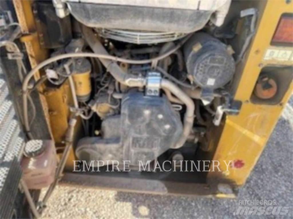 CAT 226D3 Mini incarcator