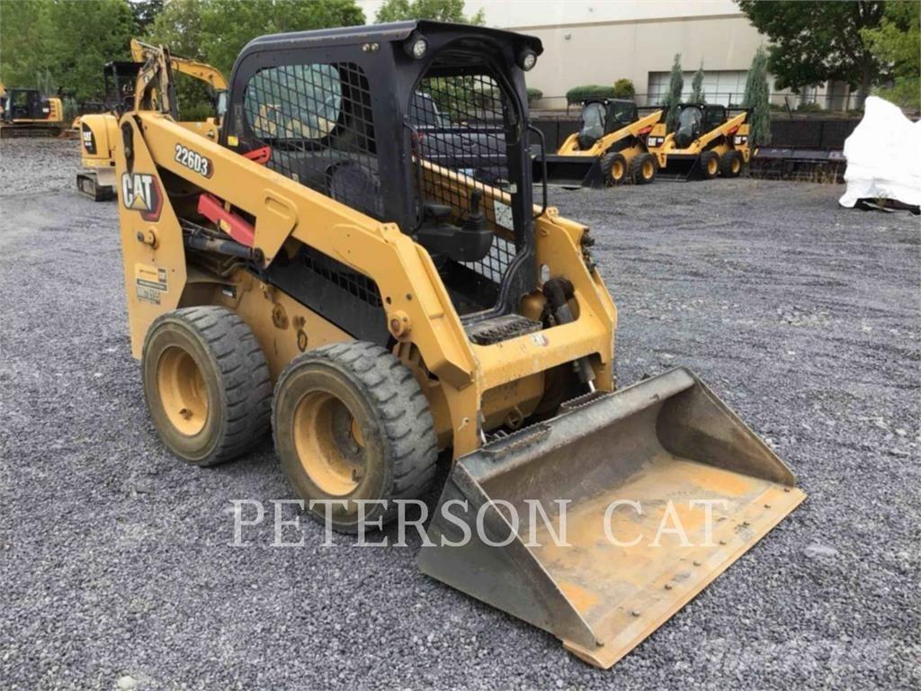 CAT 226D3 Mini incarcator