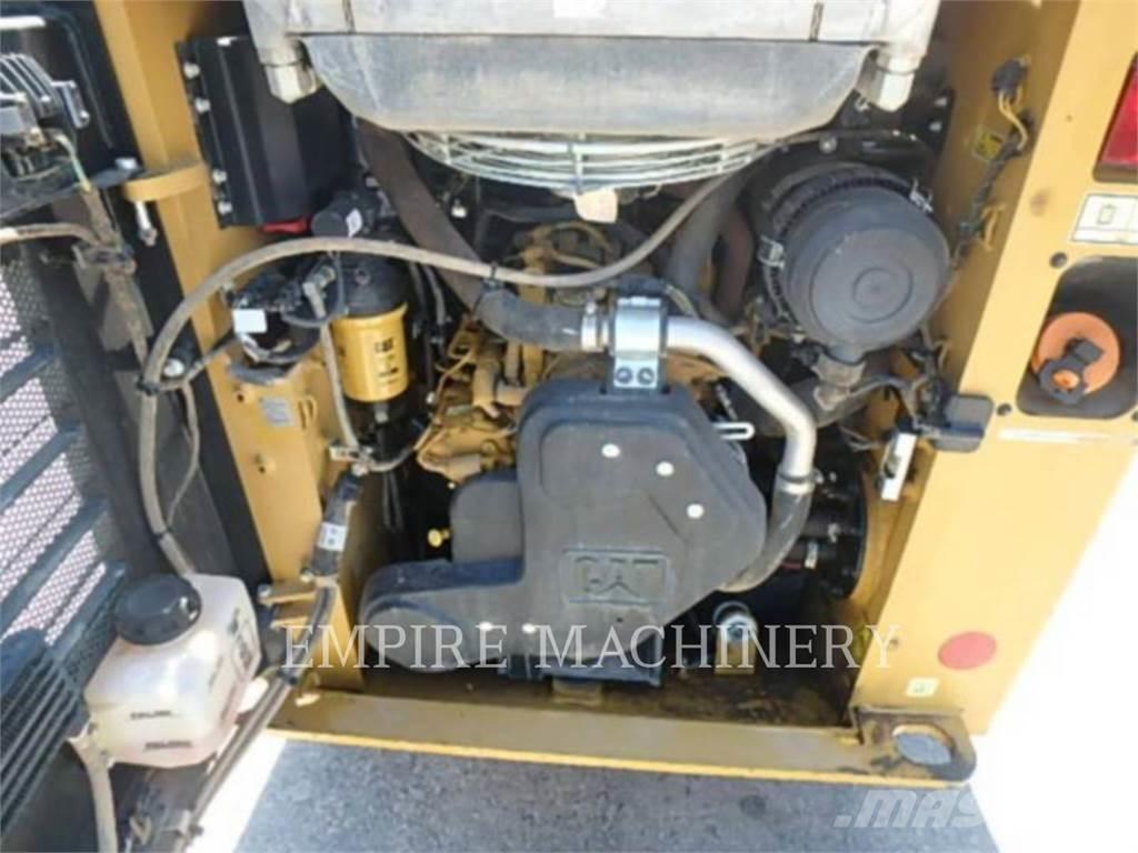 CAT 226D3 Mini incarcator