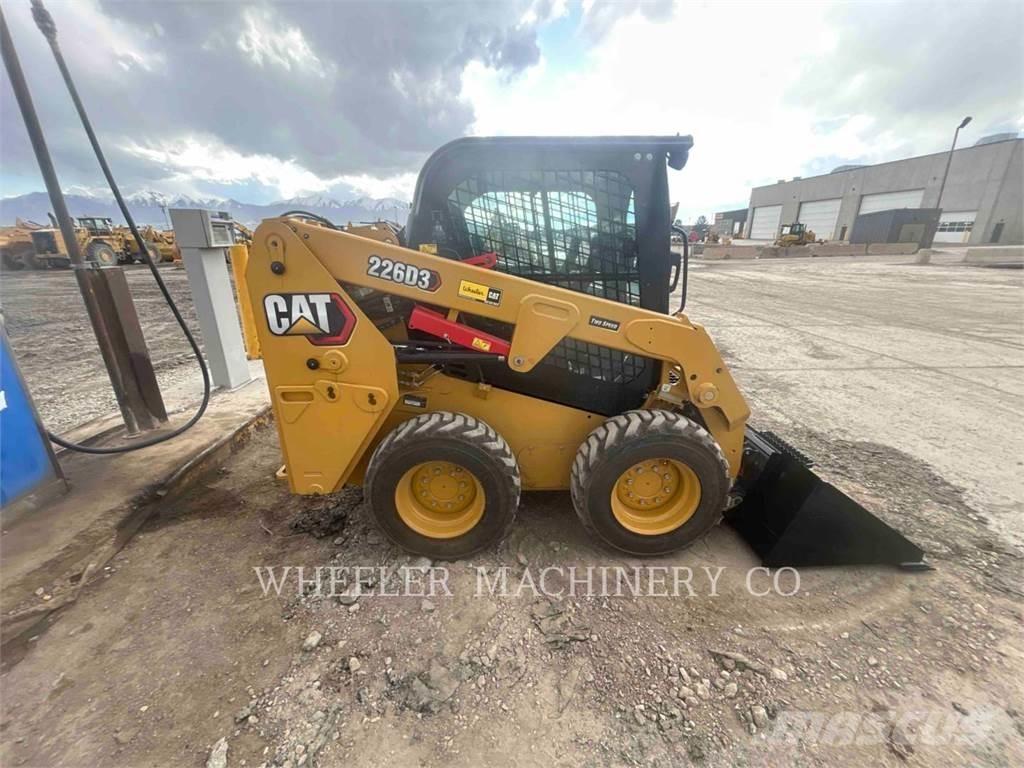 CAT 226D3 C3H2 Mini incarcator