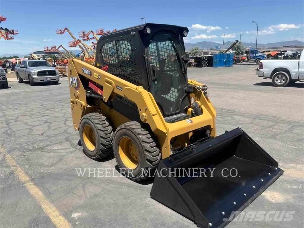 CAT 226D3 C3H2 Mini incarcator