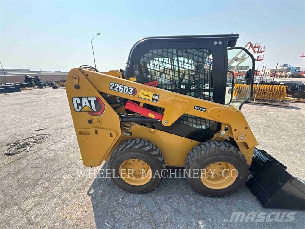 CAT 226D3 C3H2 Mini incarcator