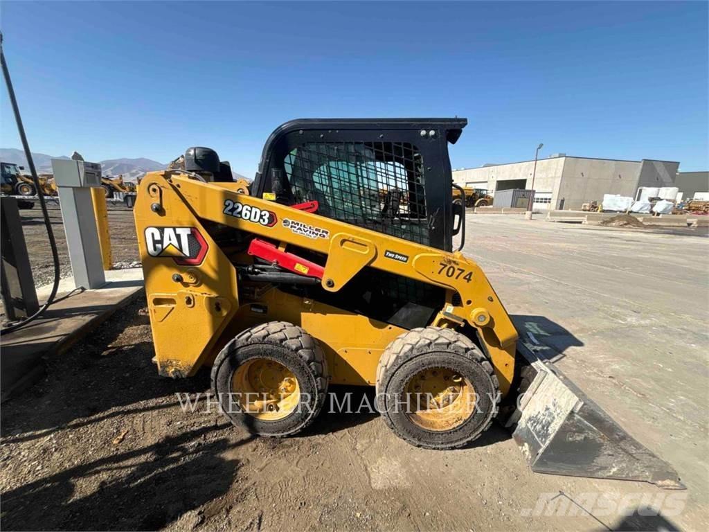 CAT 226D3 C3H2 Mini incarcator