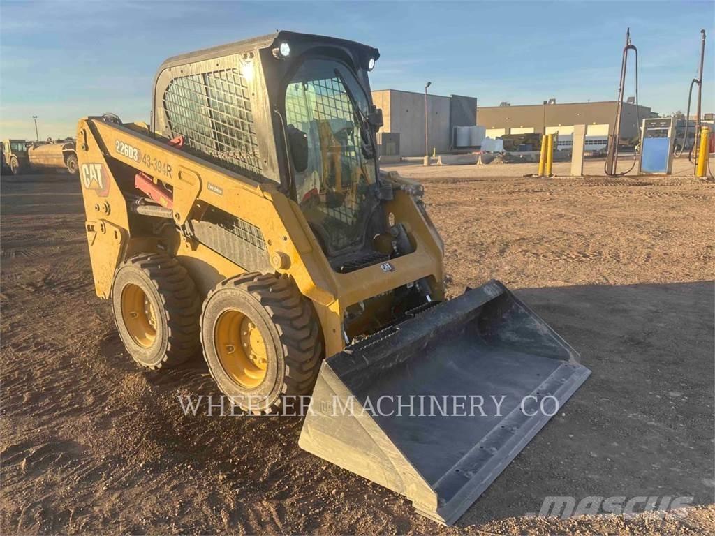 CAT 226D3 C3H2 Mini incarcator