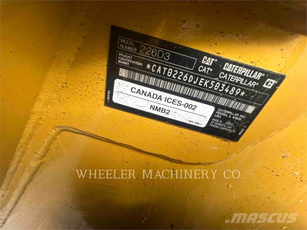 CAT 226D3 C3H2 Mini incarcator