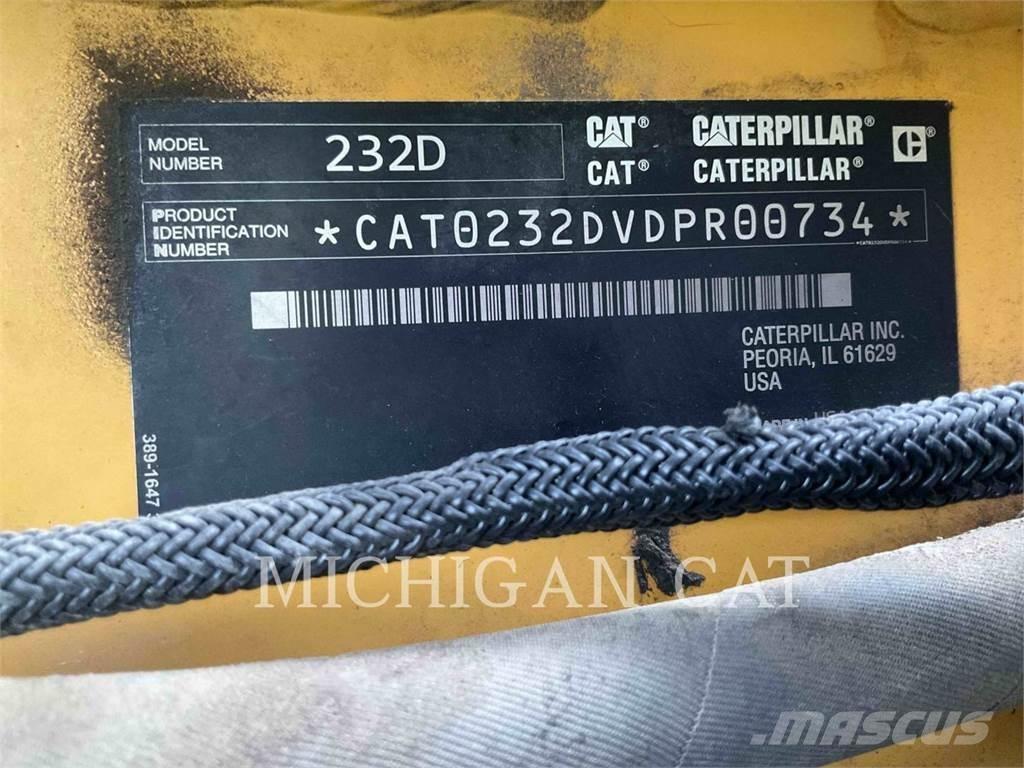 CAT 232D Q+ Mini incarcator