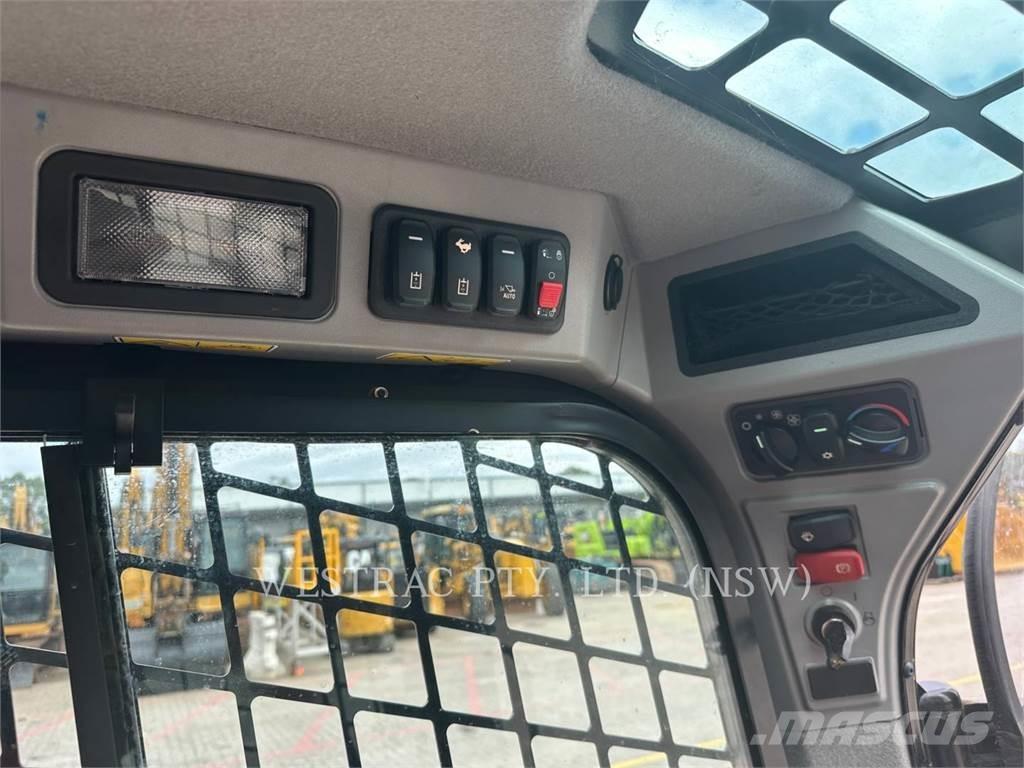 CAT 232D3 Mini incarcator