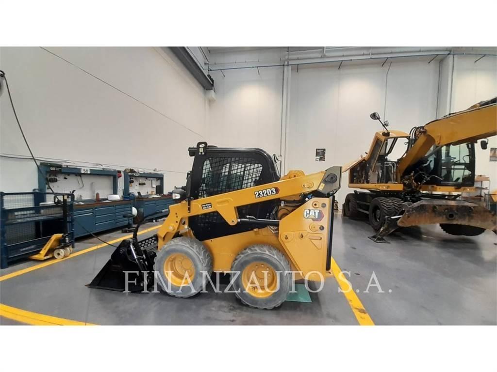 CAT 232D3 Mini incarcator