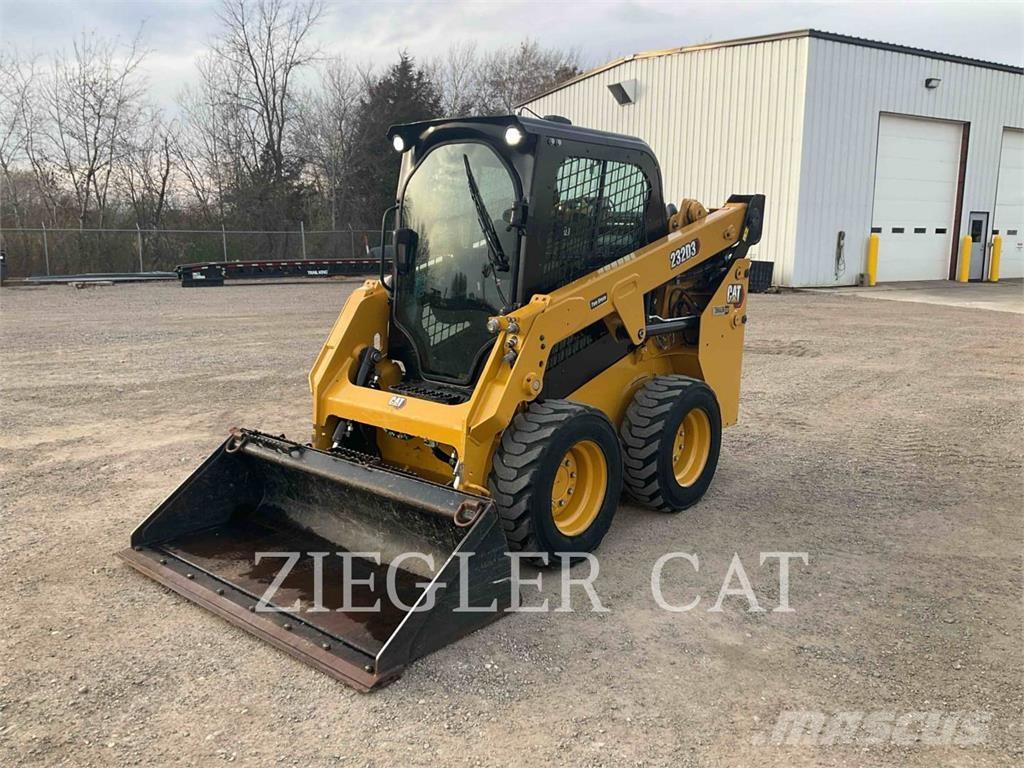 CAT 232D3 Mini incarcator