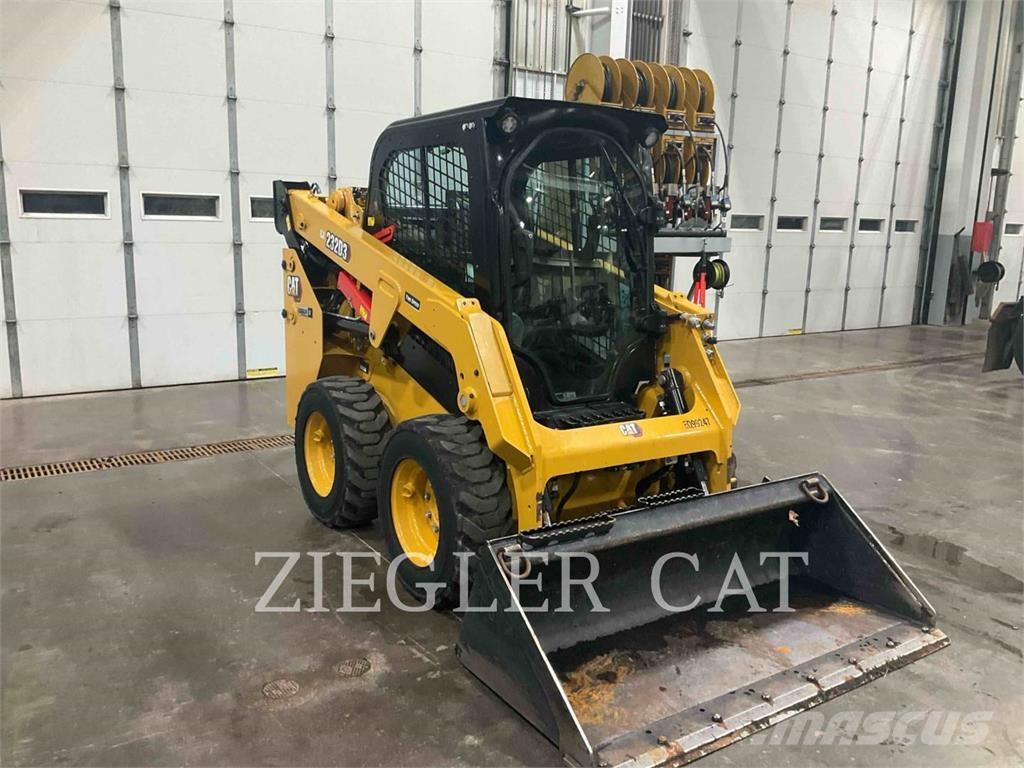 CAT 232D3 Mini incarcator
