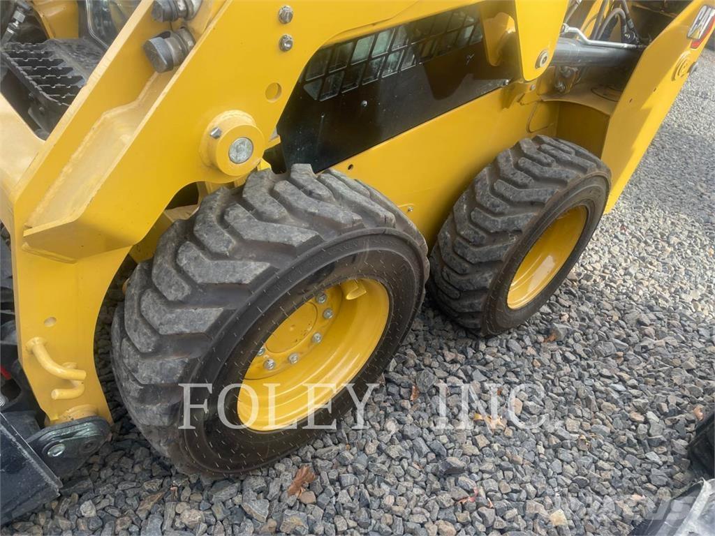 CAT 232D3 Mini incarcator