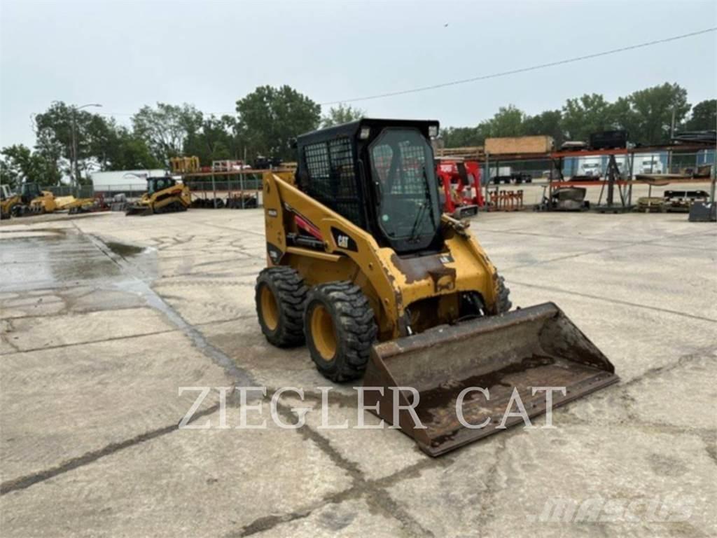 CAT 236B3 Mini incarcator