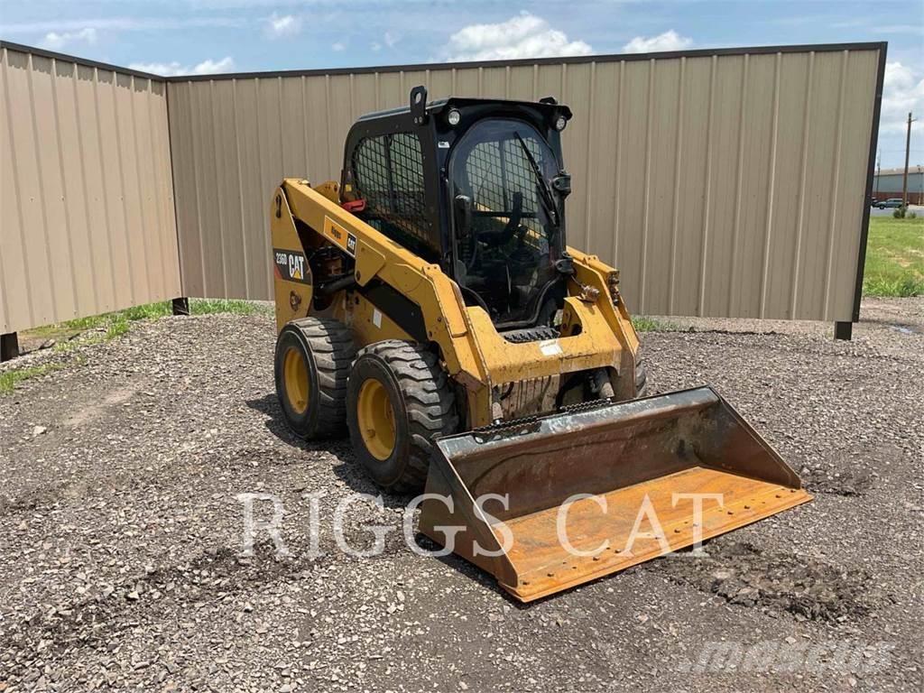 CAT 236D A Mini incarcator