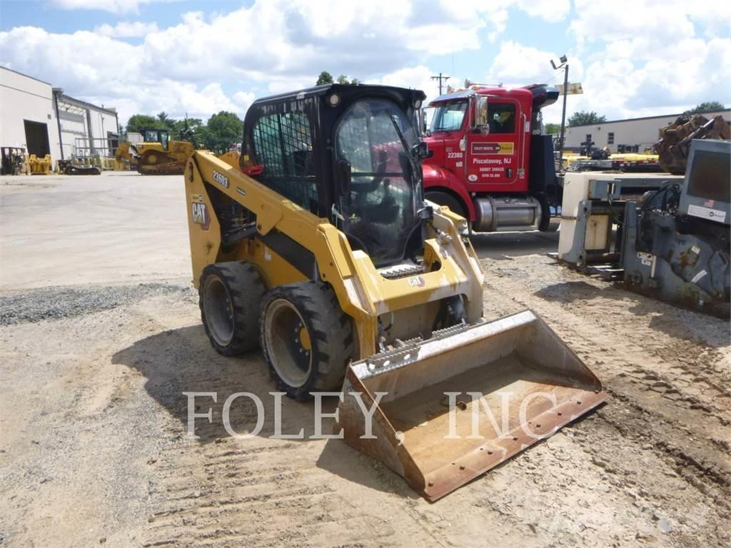 CAT 236D3 Mini incarcator