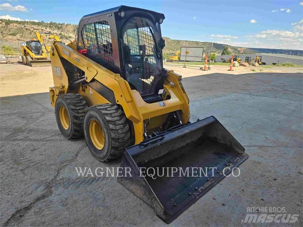 CAT 236D3 Mini incarcator