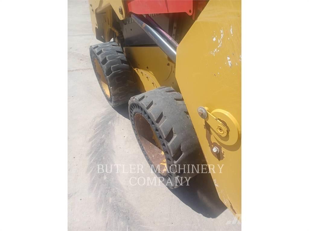 CAT 236D3 Mini incarcator