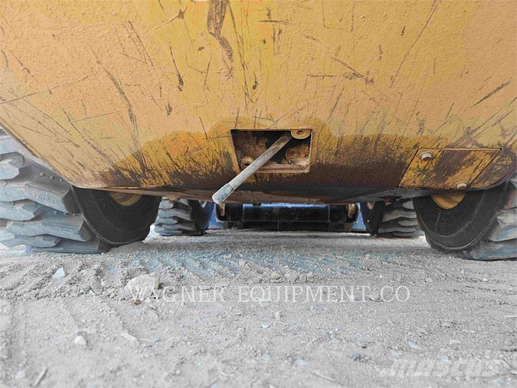 CAT 236D3 Mini incarcator