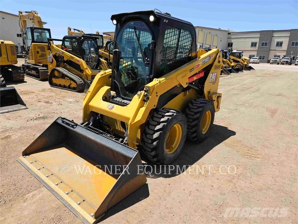 CAT 236D3 Mini incarcator