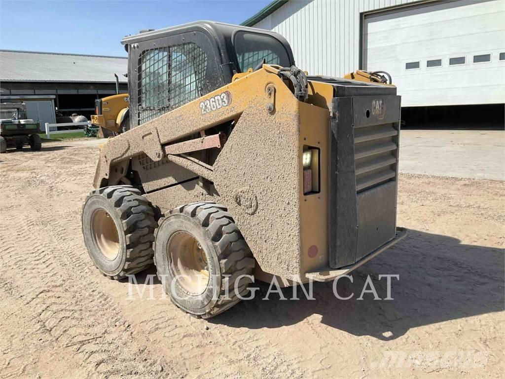 CAT 236D3 AQ Mini incarcator