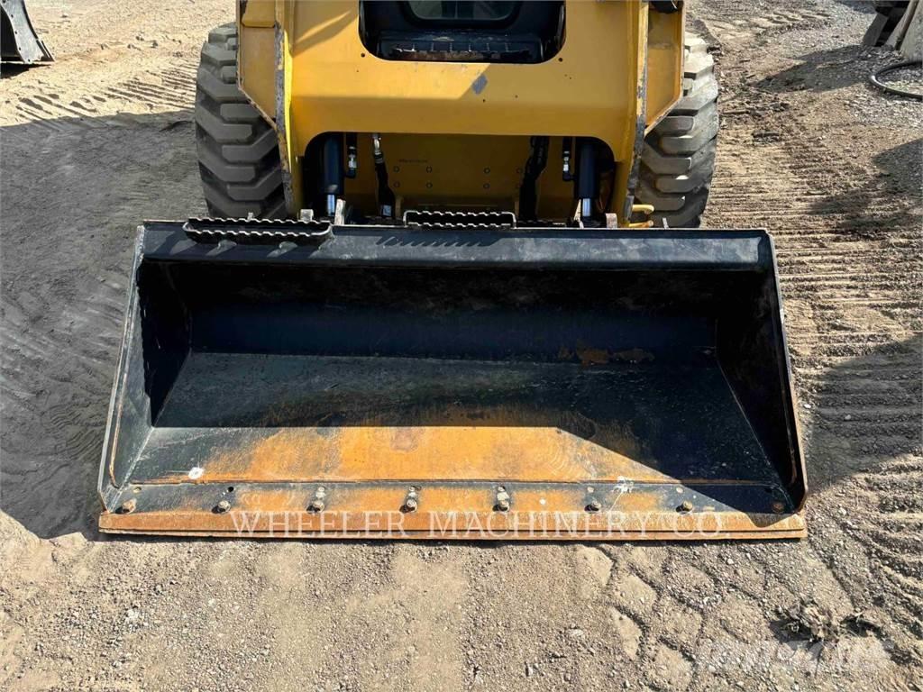 CAT 236D3 C3H2 Mini incarcator