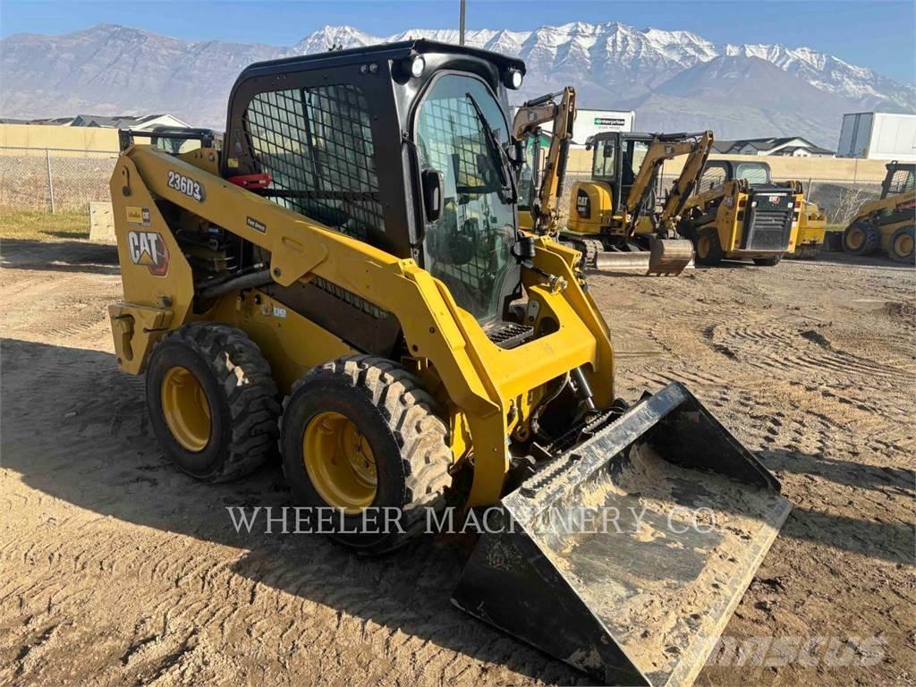 CAT 236D3 C3H2 Mini incarcator