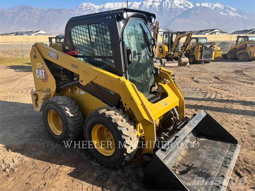 CAT 236D3 C3H2 Mini incarcator