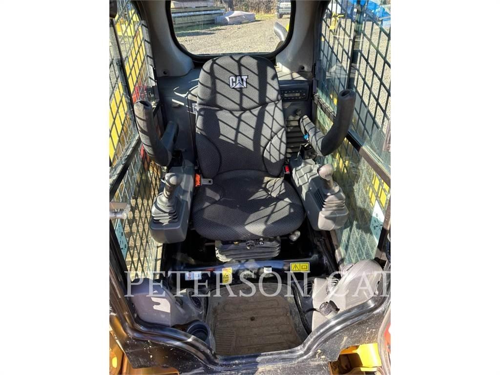 CAT 239D3 Mini incarcator