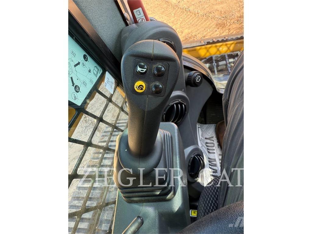 CAT 239D3 Încarcatoare cu excavator