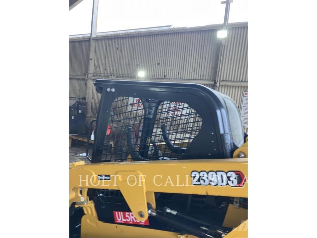 CAT 239D3 Mini incarcator