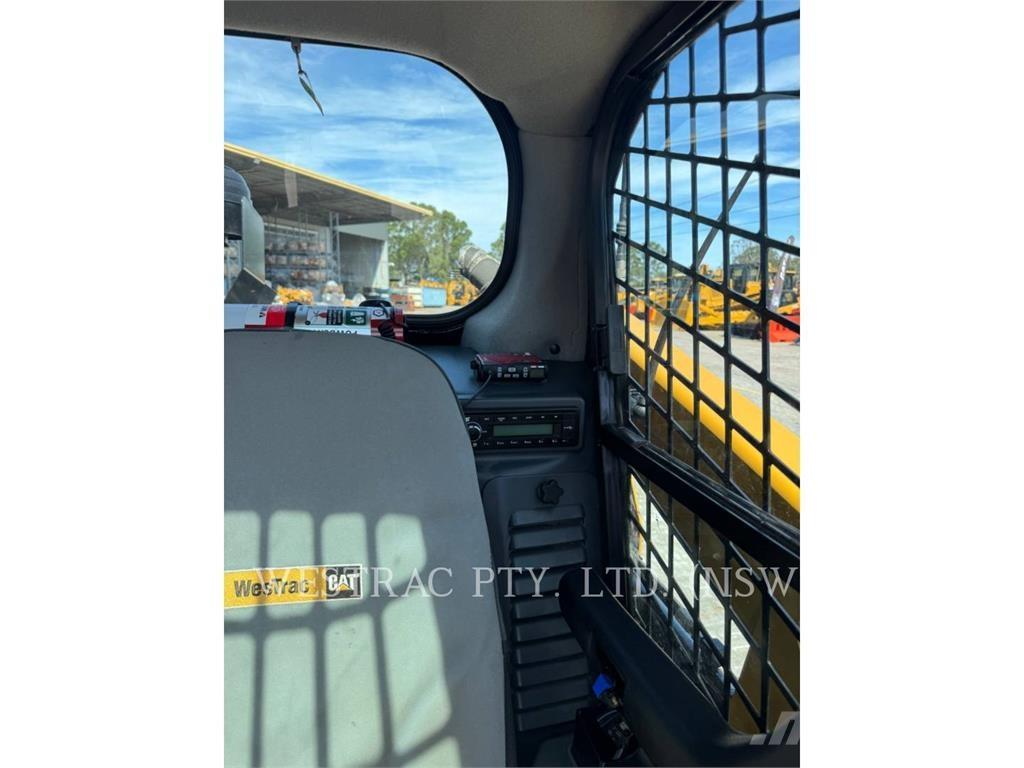 CAT 239D3 Încarcatoare cu excavator