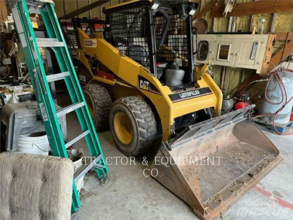 CAT 242B Mini incarcator