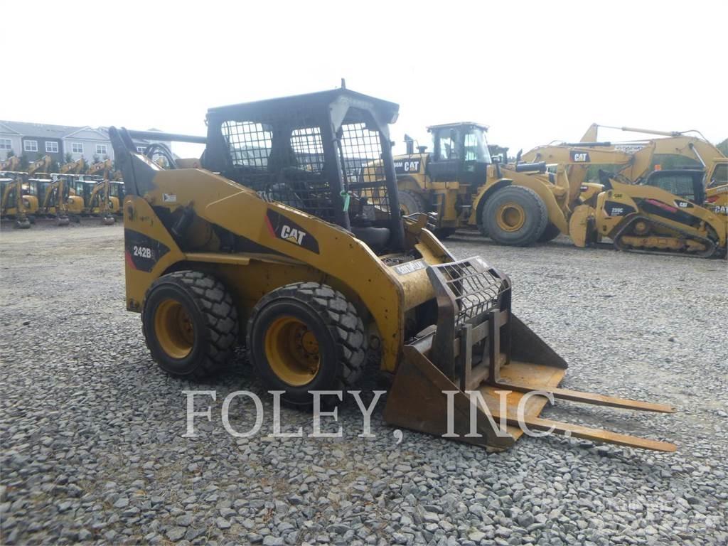 CAT 242B3 Mini incarcator