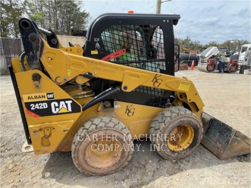 CAT 242D Mini incarcator