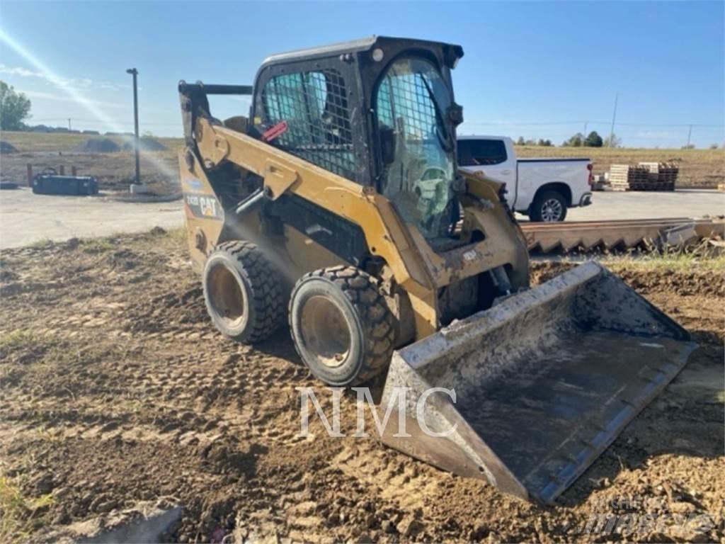 CAT 242D Mini incarcator