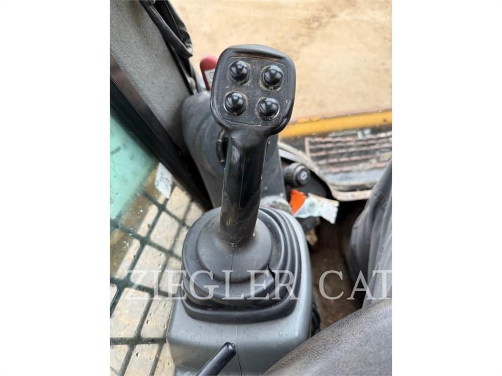 CAT 242D Mini incarcator