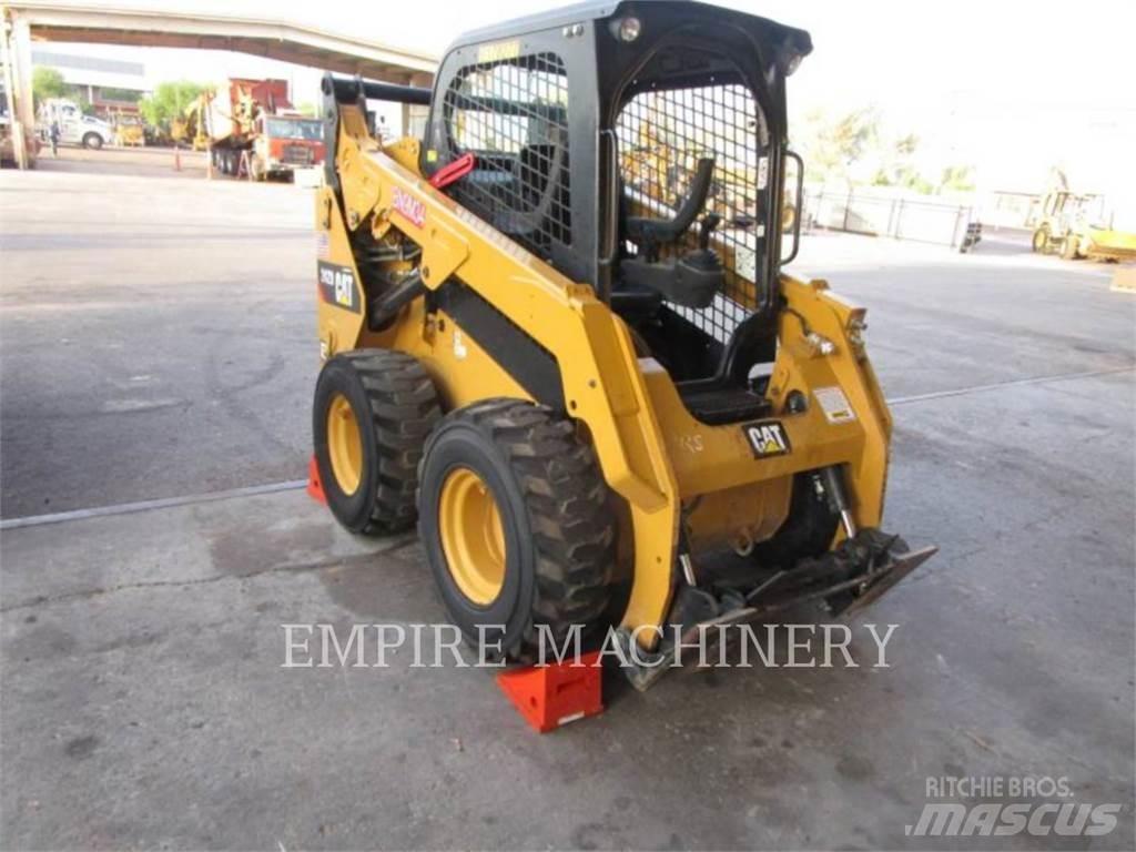 CAT 242D Mini incarcator