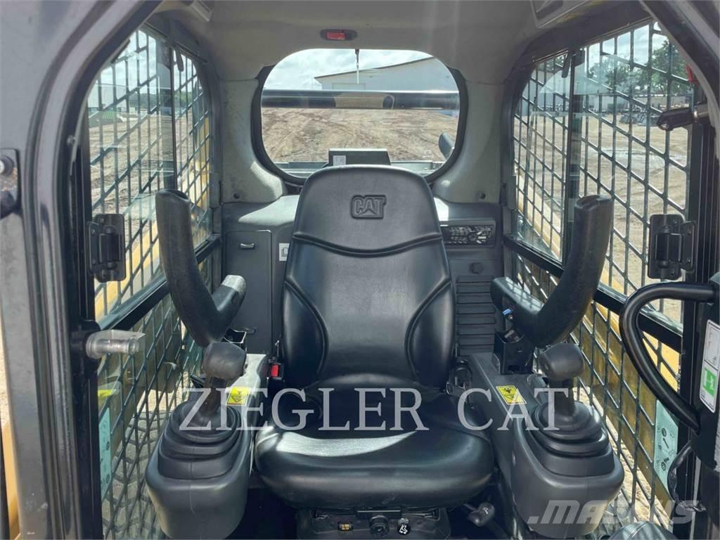 CAT 242D Mini incarcator