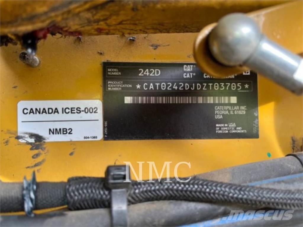 CAT 242D Mini incarcator