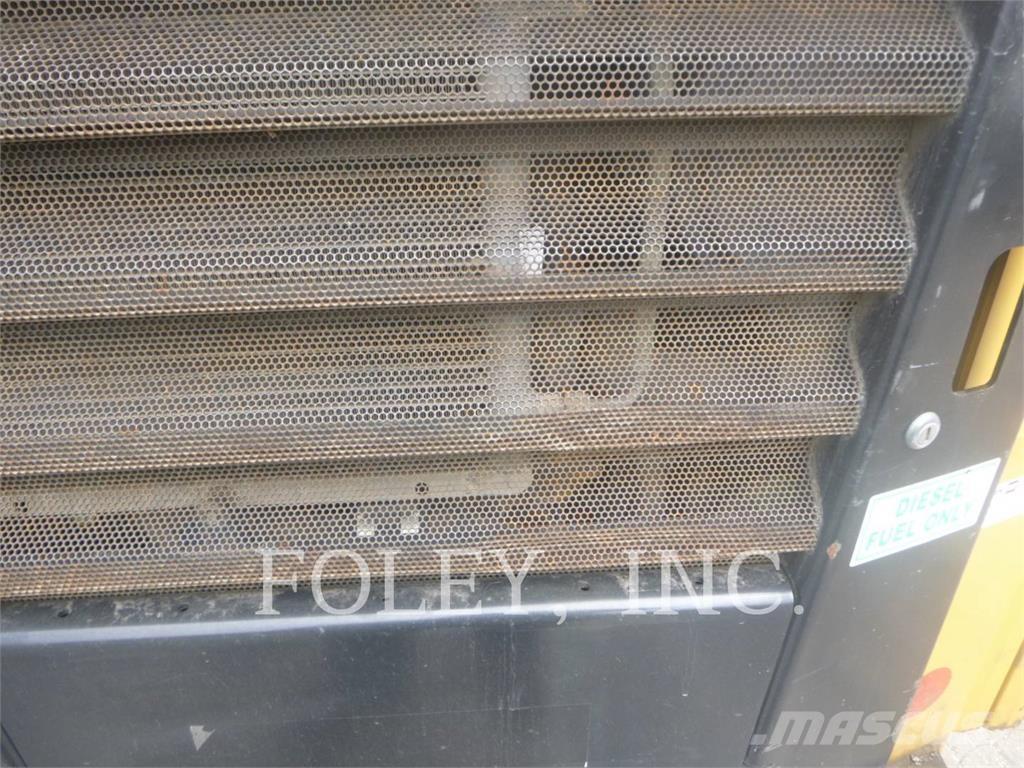 CAT 242D Mini incarcator