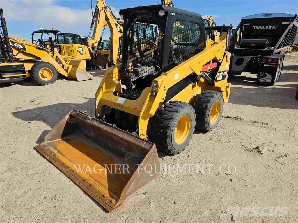 CAT 242D Mini incarcator
