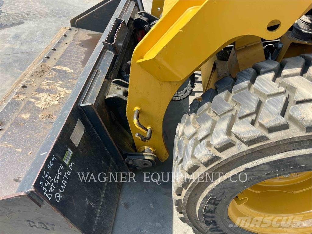 CAT 242D Mini incarcator