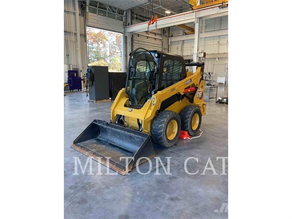 CAT 242D 3 Mini incarcator