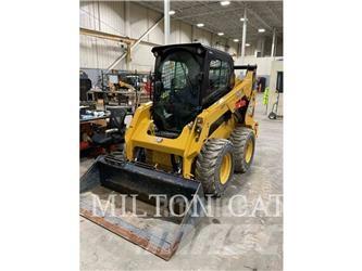 CAT 242D3 Mini incarcator