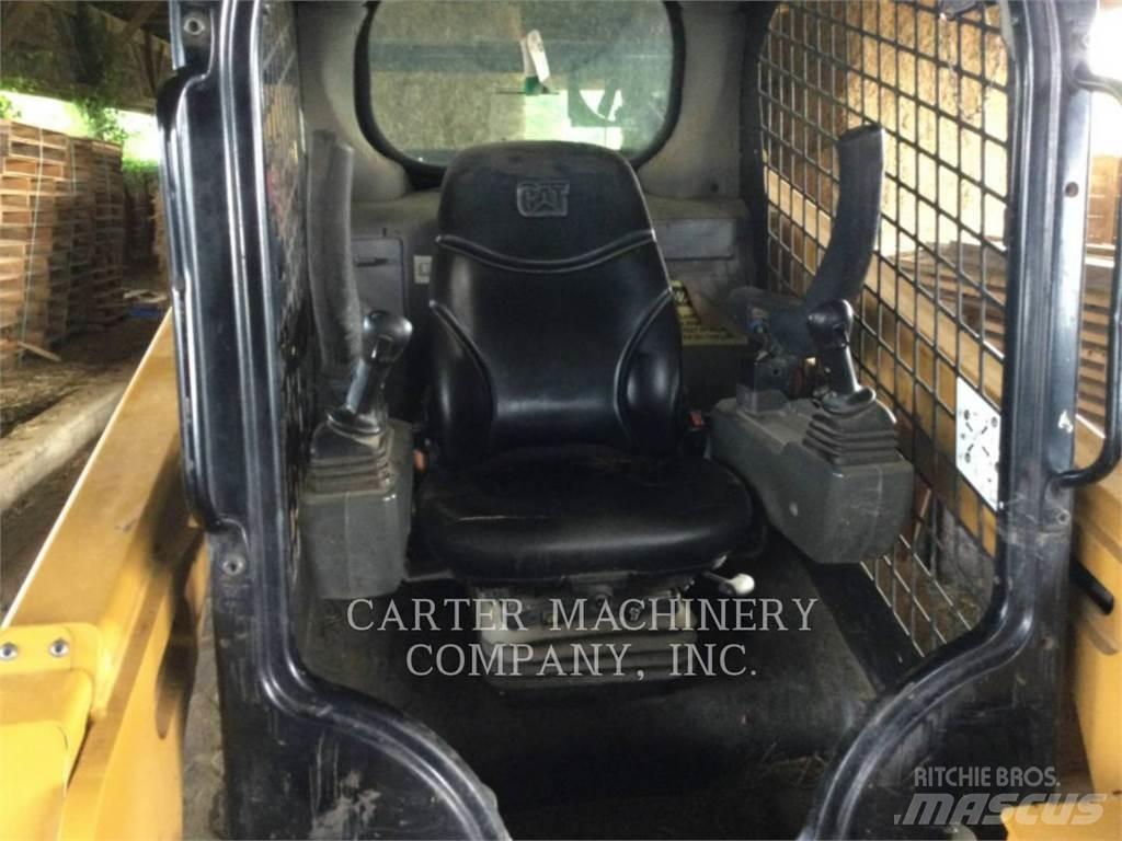 CAT 242D3 Mini incarcator
