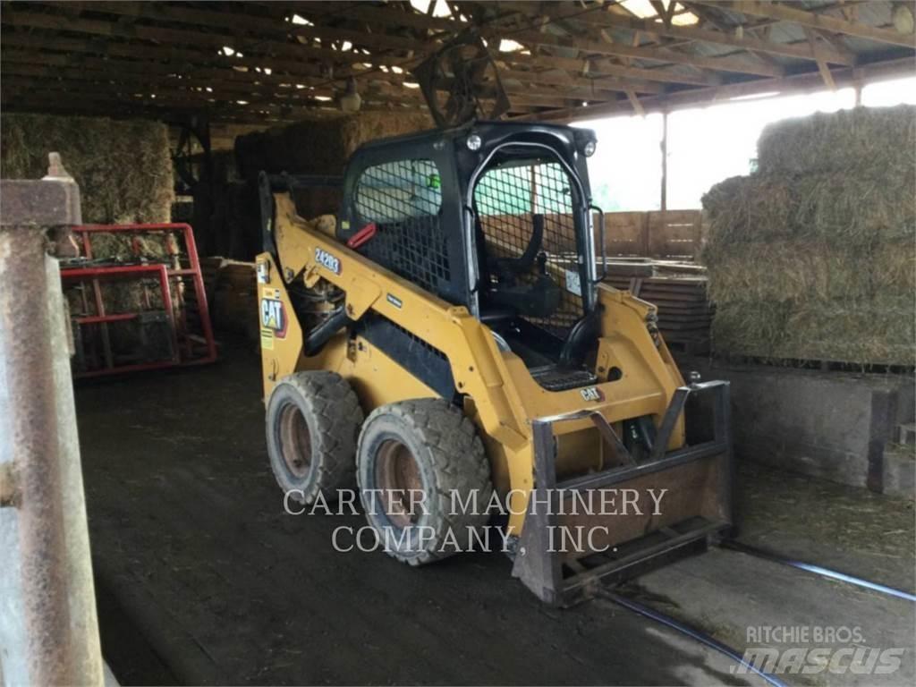 CAT 242D3 Mini incarcator