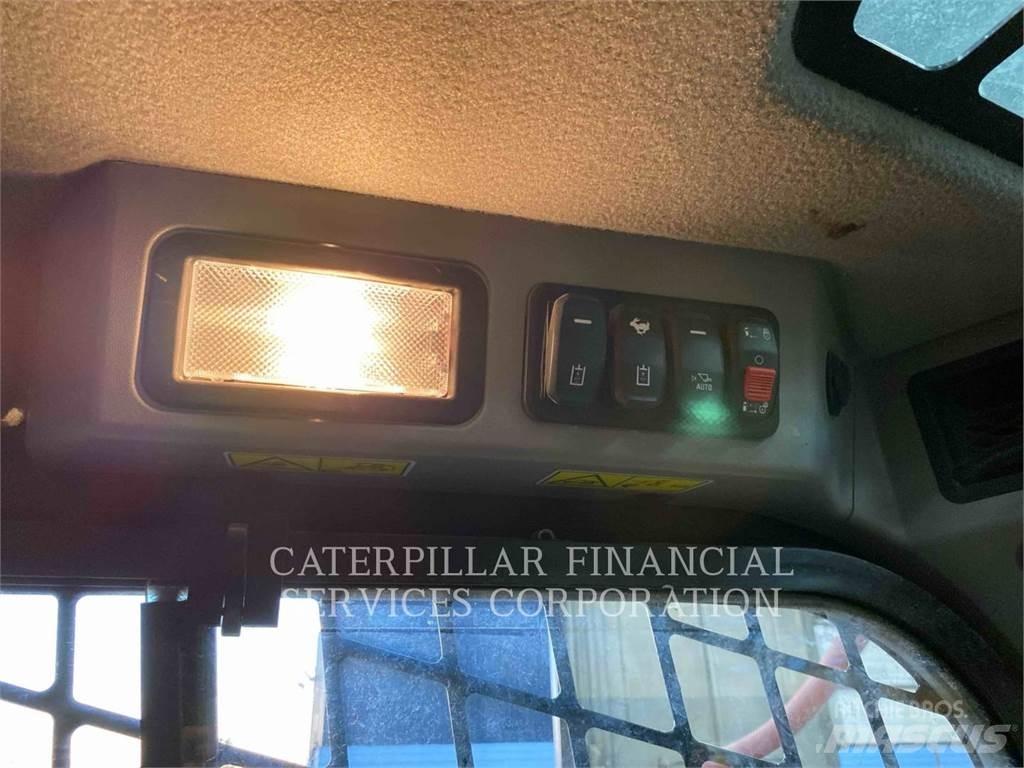 CAT 242D3 Mini incarcator